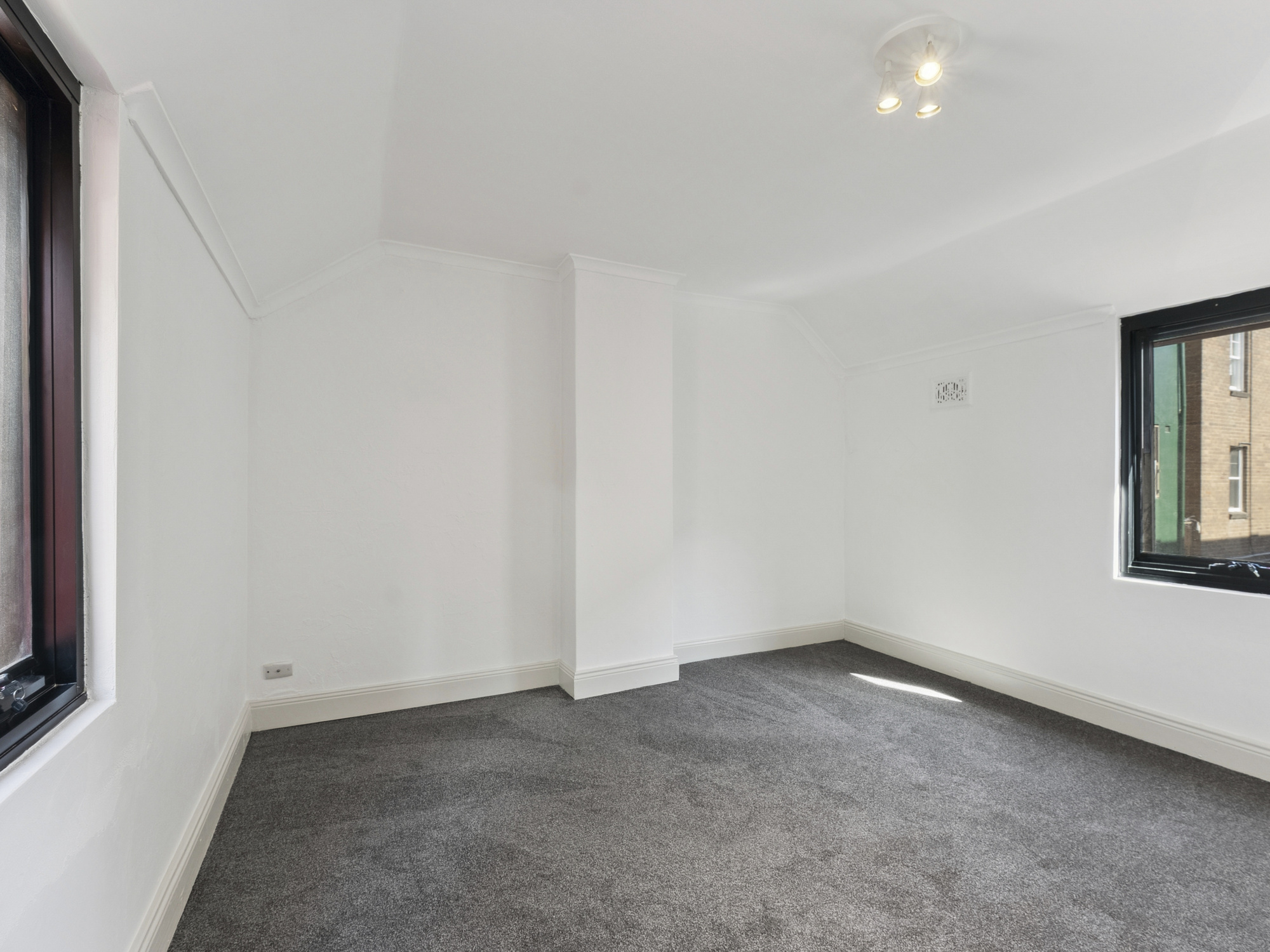 004_Open2view_ID978029-3_Corfu_Street