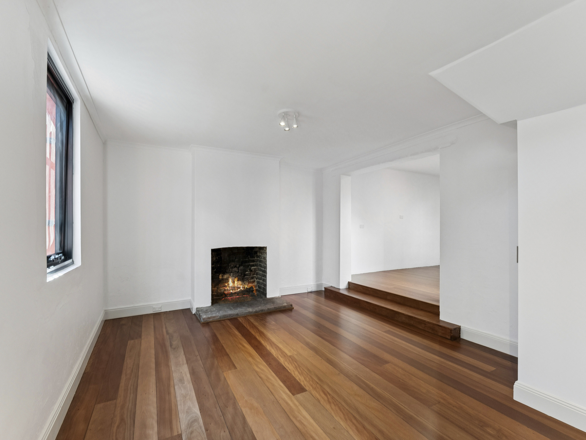 009_Open2view_ID978029-3_Corfu_Street