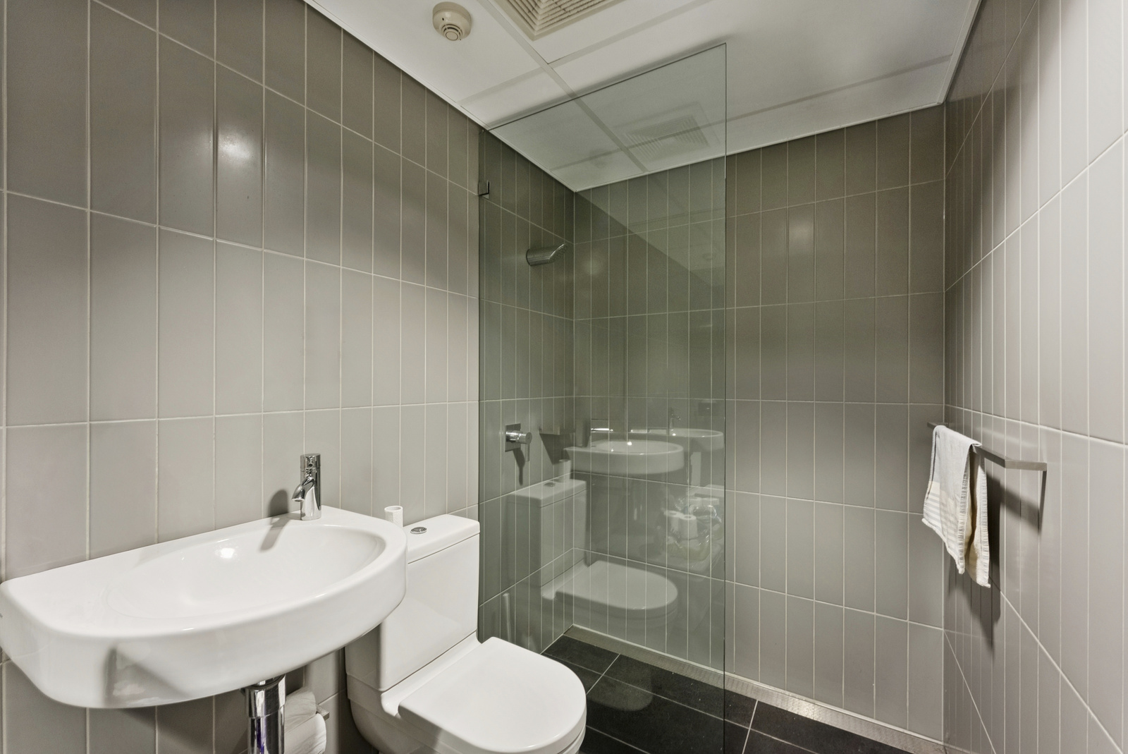 010_Open2view_ID978914-103_24_-_30_Springfield_Avenue__Potts_Point